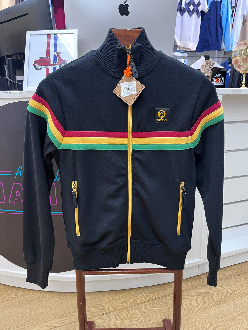 Trogan zip up top