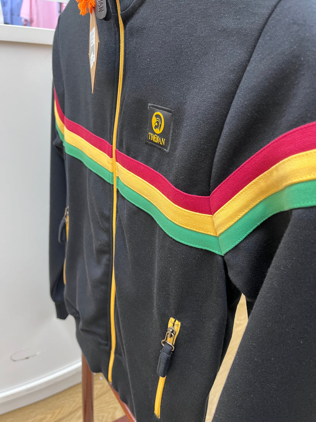 Trogan zip up top