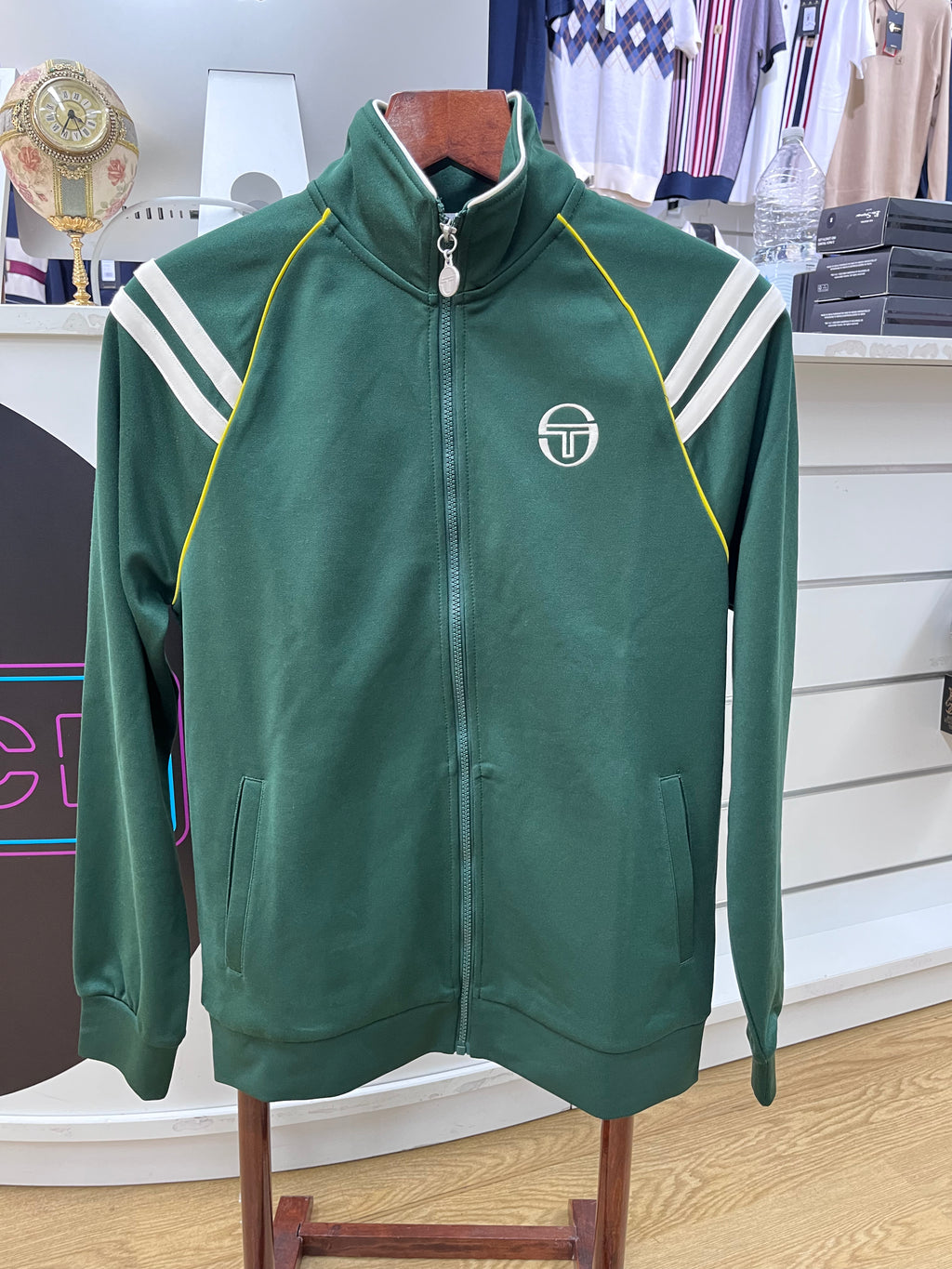 Sergio track top