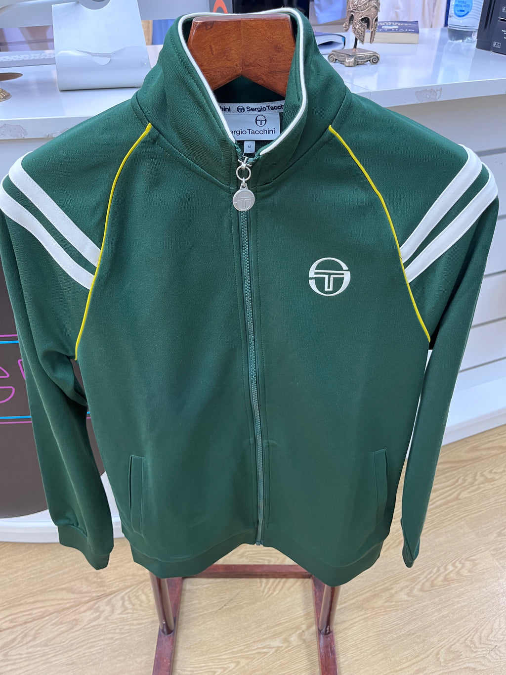 Sergio track top