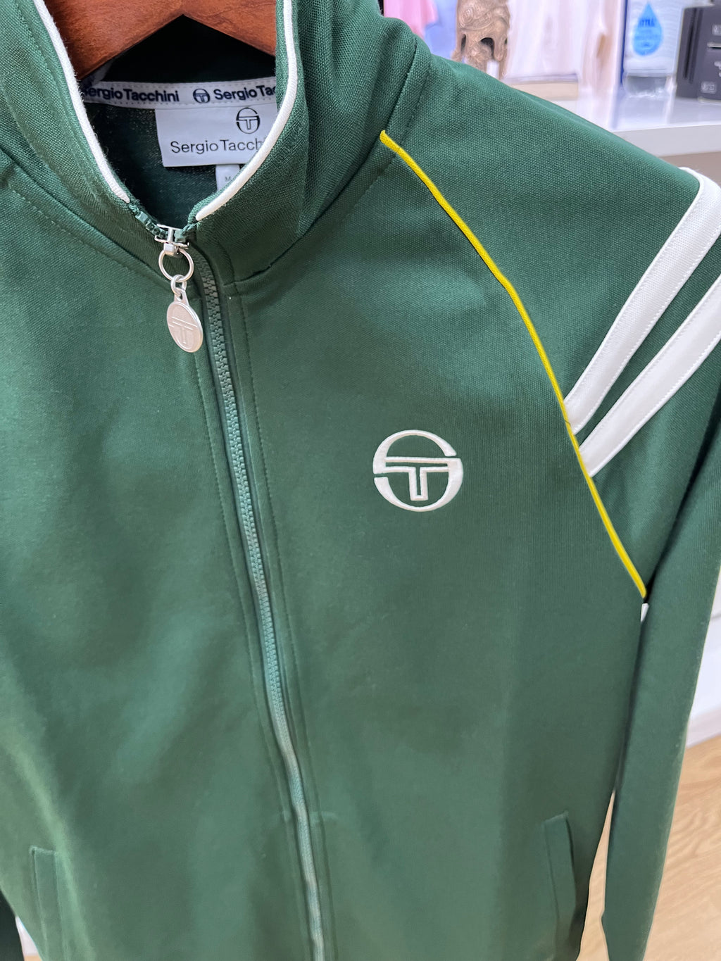 Sergio track top