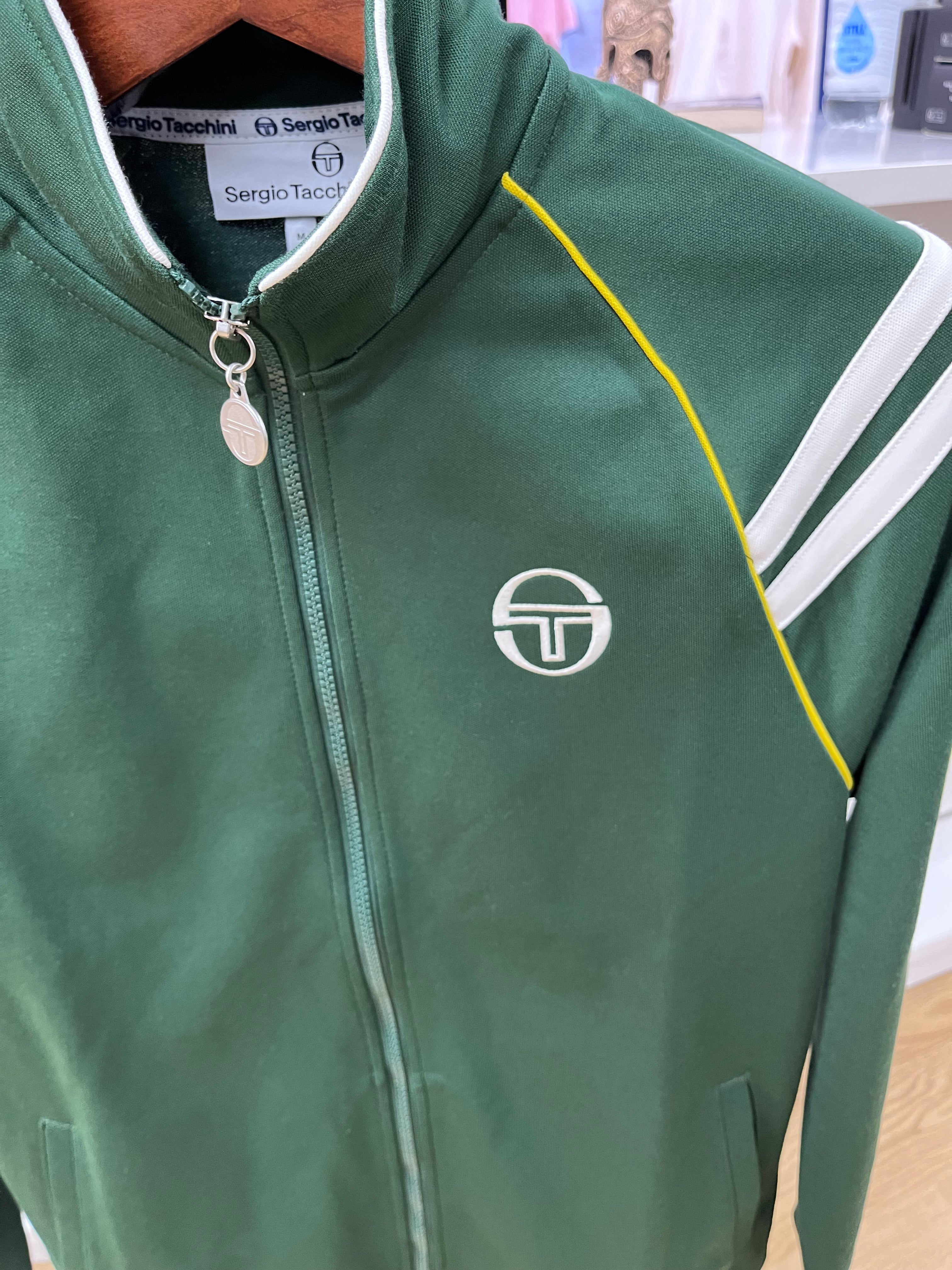 Sergio track top