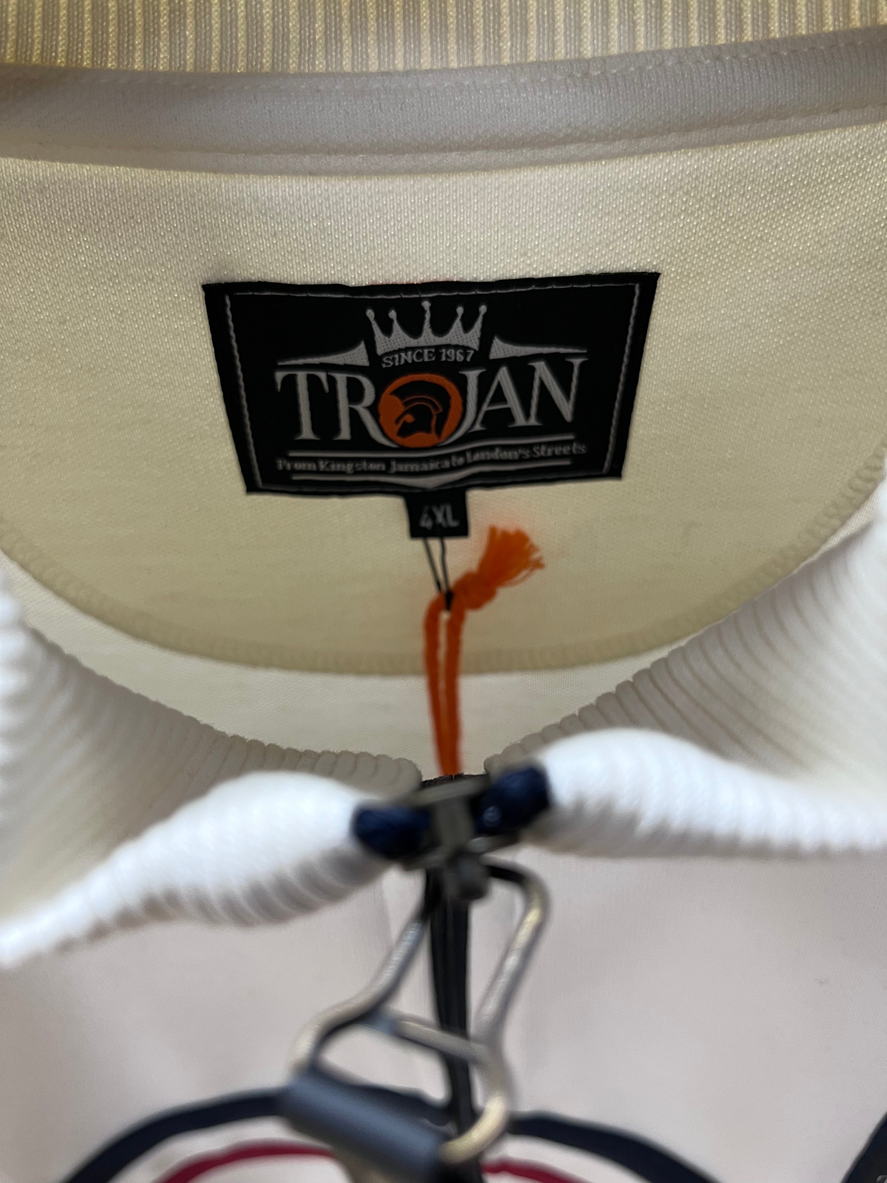 Trogan track top